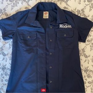 Dickies short sleeve button down Modelo women’s shirt size small